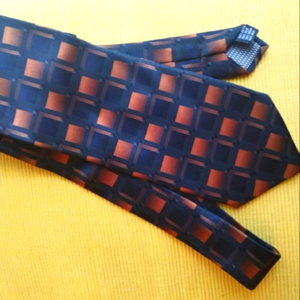 SALE: Croft & Barrow Necktie